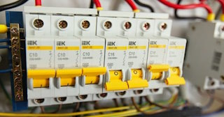 Монтаж УЗО - установка по доступной цене от 370 руб в Тайшете от ЭлектроТшт