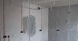 Прокладка кабеля в штробе в Тайшете – расценки от 212 руб - ЭлектроТшт
